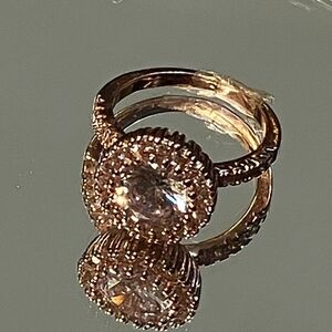 Elegant Rose Gold  Ring with Solitard
